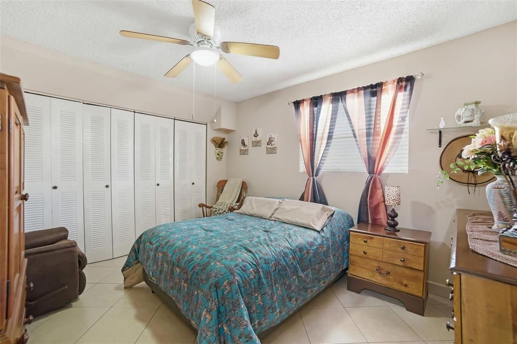 На продажу: $499,999 (4 спален, 2 ванн, 1651 Квадратных фут)