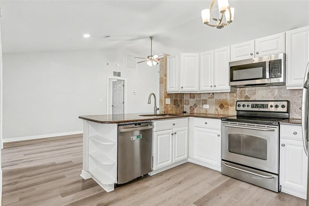 En Venta: $430,000 (3 camas, 2 baños, 1792 Pies cuadrados)