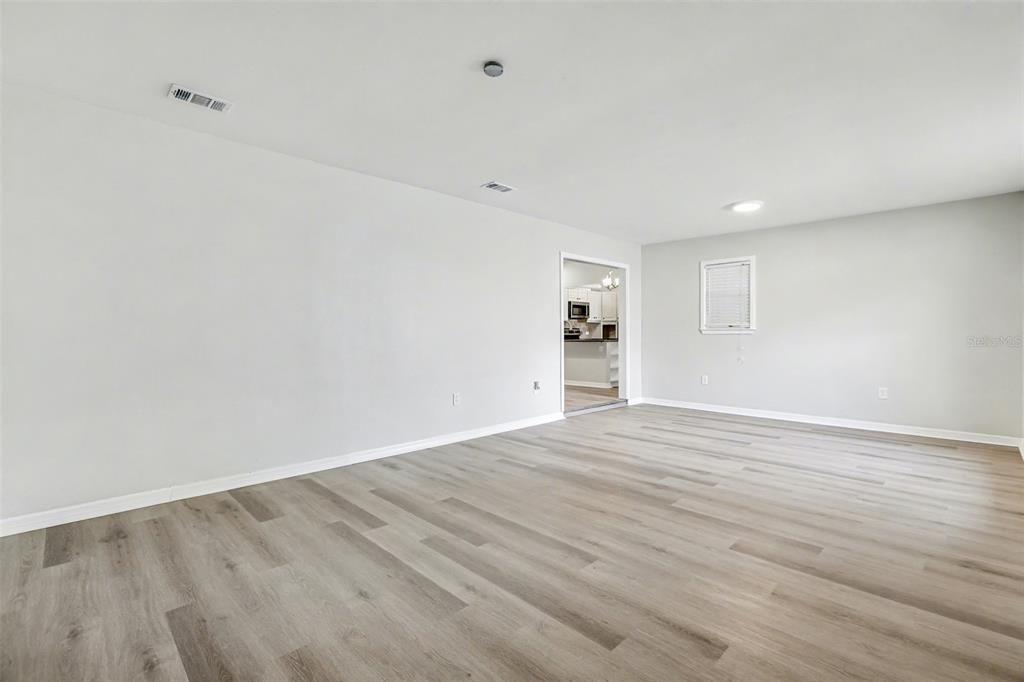 En Venta: $430,000 (3 camas, 2 baños, 1792 Pies cuadrados)