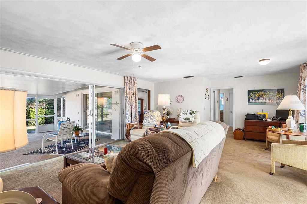 En Venta: $279,000 (3 camas, 2 baños, 1730 Pies cuadrados)