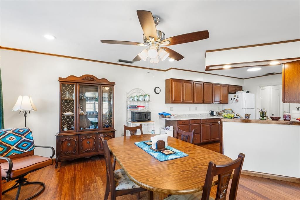 En Venta: $279,000 (3 camas, 2 baños, 1730 Pies cuadrados)