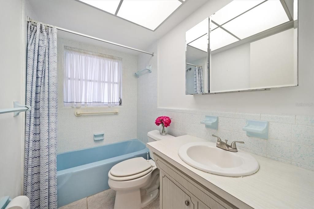 待售: $360,000 (2 贝兹, 2 浴室, 1176 平方英尺)