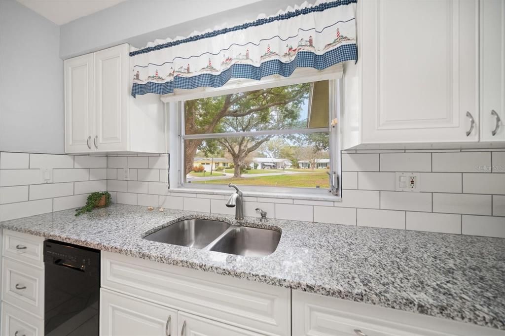 待售: $360,000 (2 贝兹, 2 浴室, 1176 平方英尺)