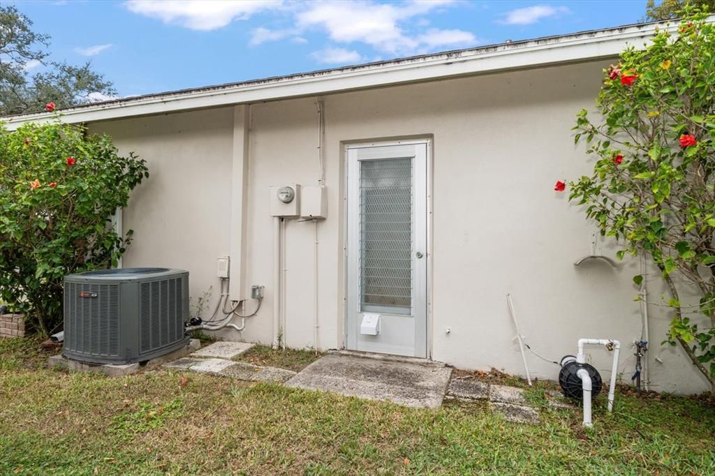 待售: $360,000 (2 贝兹, 2 浴室, 1176 平方英尺)