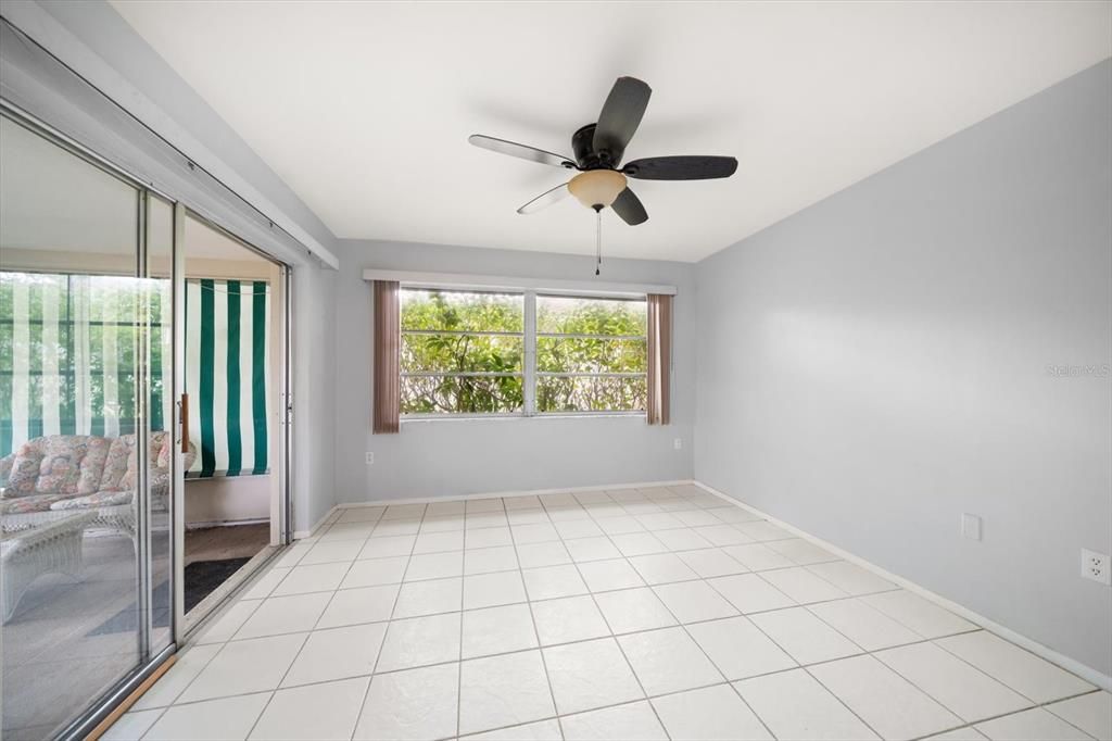 待售: $360,000 (2 贝兹, 2 浴室, 1176 平方英尺)