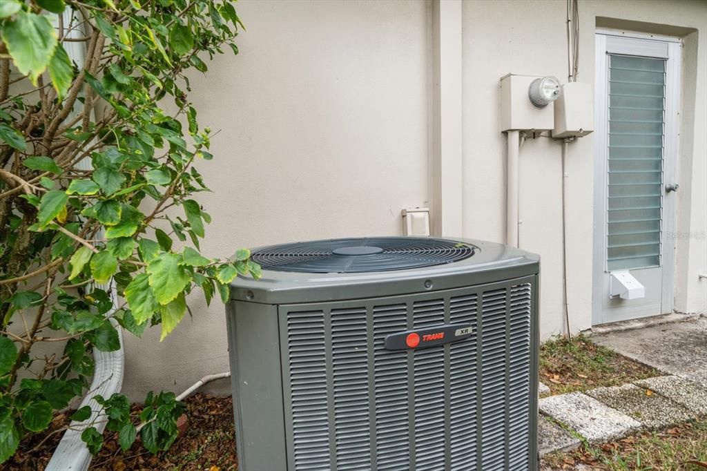 待售: $360,000 (2 贝兹, 2 浴室, 1176 平方英尺)