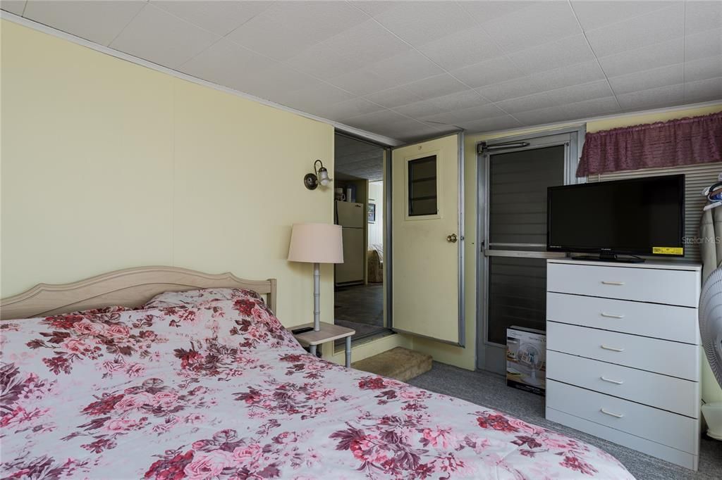 待售: $79,000 (1 贝兹, 1 浴室, 576 平方英尺)