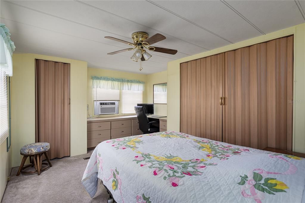 待售: $79,000 (1 贝兹, 1 浴室, 576 平方英尺)