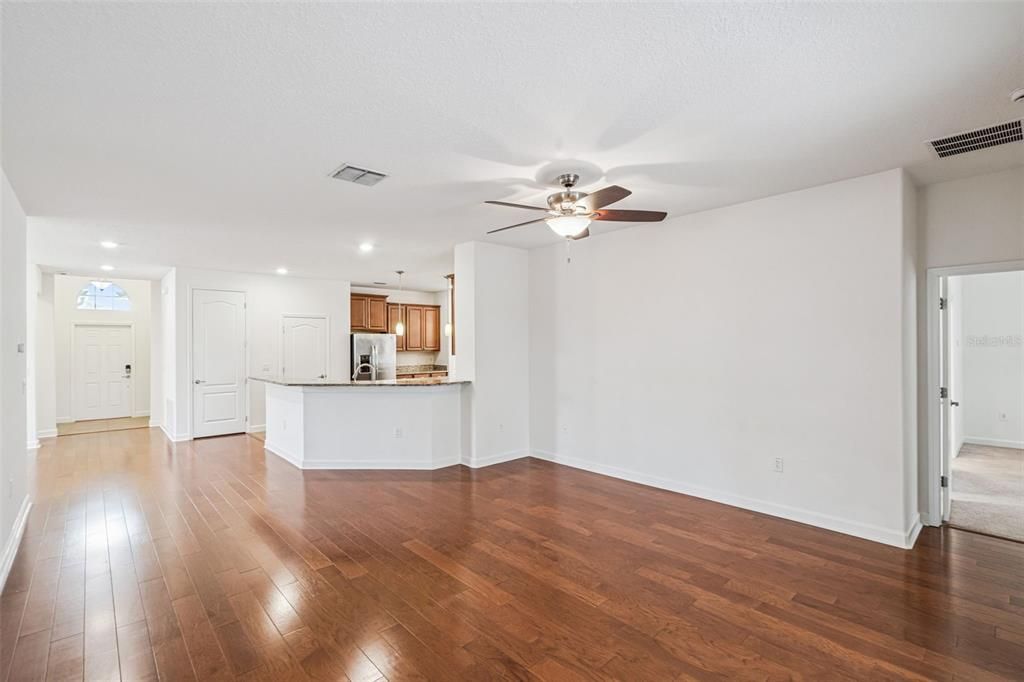 На продажу: $495,000 (4 спален, 3 ванн, 2293 Квадратных фут)