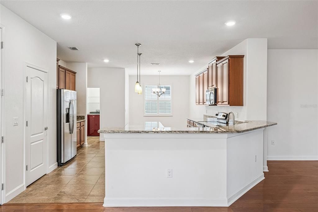 На продажу: $495,000 (4 спален, 3 ванн, 2293 Квадратных фут)