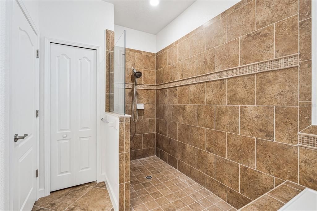 На продажу: $495,000 (4 спален, 3 ванн, 2293 Квадратных фут)