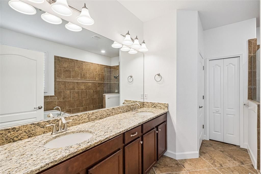 На продажу: $495,000 (4 спален, 3 ванн, 2293 Квадратных фут)