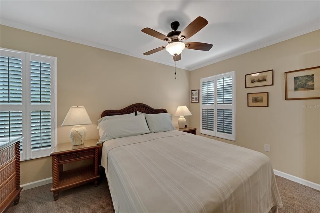 For Sale: $279,000 (2 beds, 2 baths, 1389 Square Feet)