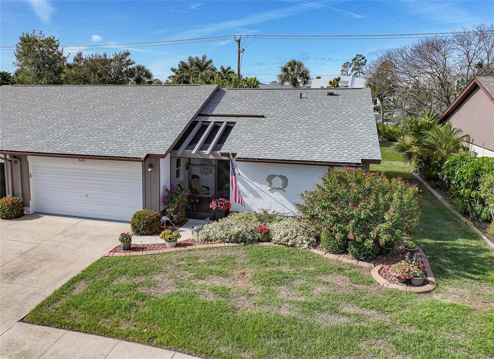 For Sale: $279,000 (2 beds, 2 baths, 1389 Square Feet)