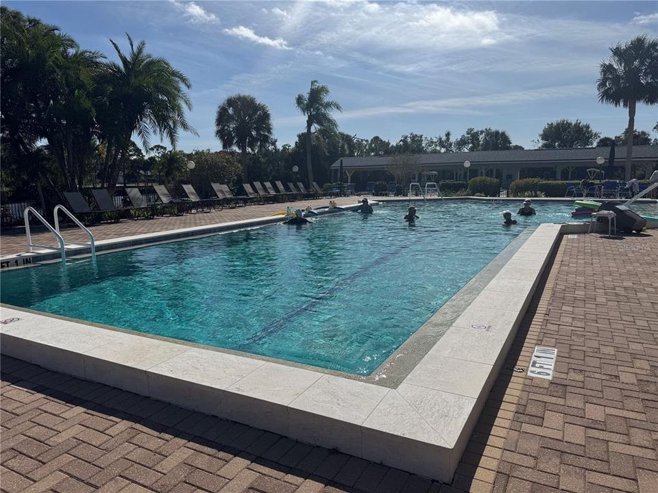 For Sale: $279,000 (2 beds, 2 baths, 1389 Square Feet)