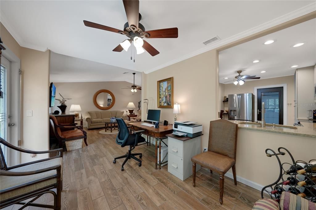 For Sale: $279,000 (2 beds, 2 baths, 1389 Square Feet)