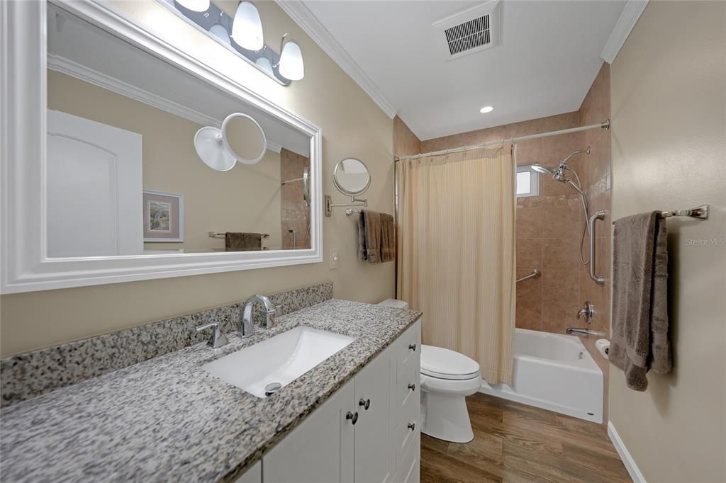 For Sale: $279,000 (2 beds, 2 baths, 1389 Square Feet)