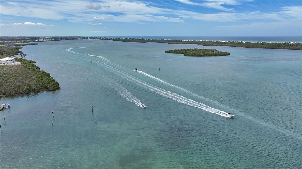 For Sale: $279,000 (2 beds, 2 baths, 1389 Square Feet)