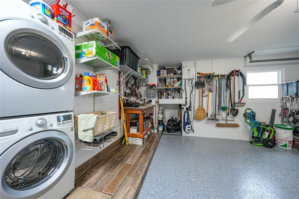 For Sale: $279,000 (2 beds, 2 baths, 1389 Square Feet)