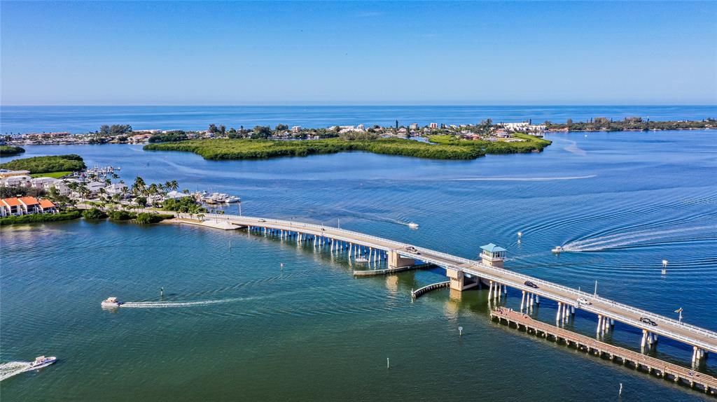 For Sale: $279,000 (2 beds, 2 baths, 1389 Square Feet)