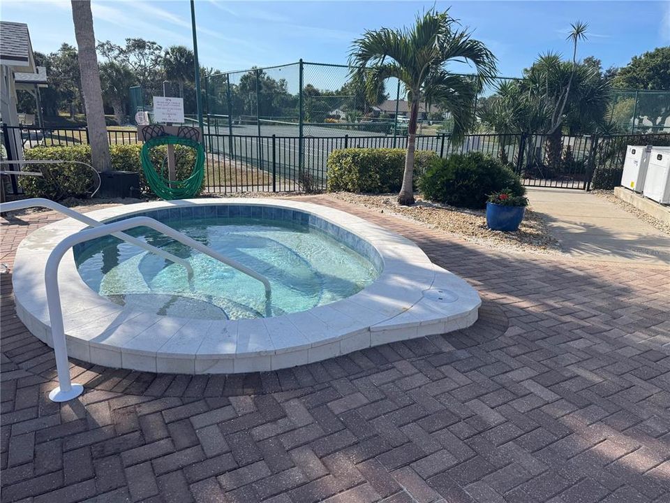 For Sale: $279,000 (2 beds, 2 baths, 1389 Square Feet)