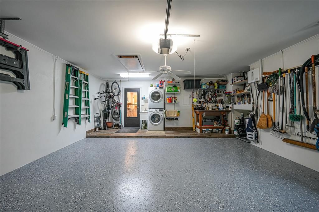 For Sale: $279,000 (2 beds, 2 baths, 1389 Square Feet)