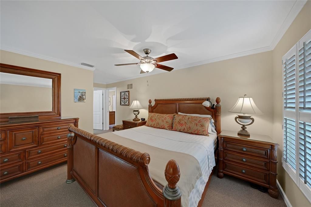 For Sale: $279,000 (2 beds, 2 baths, 1389 Square Feet)