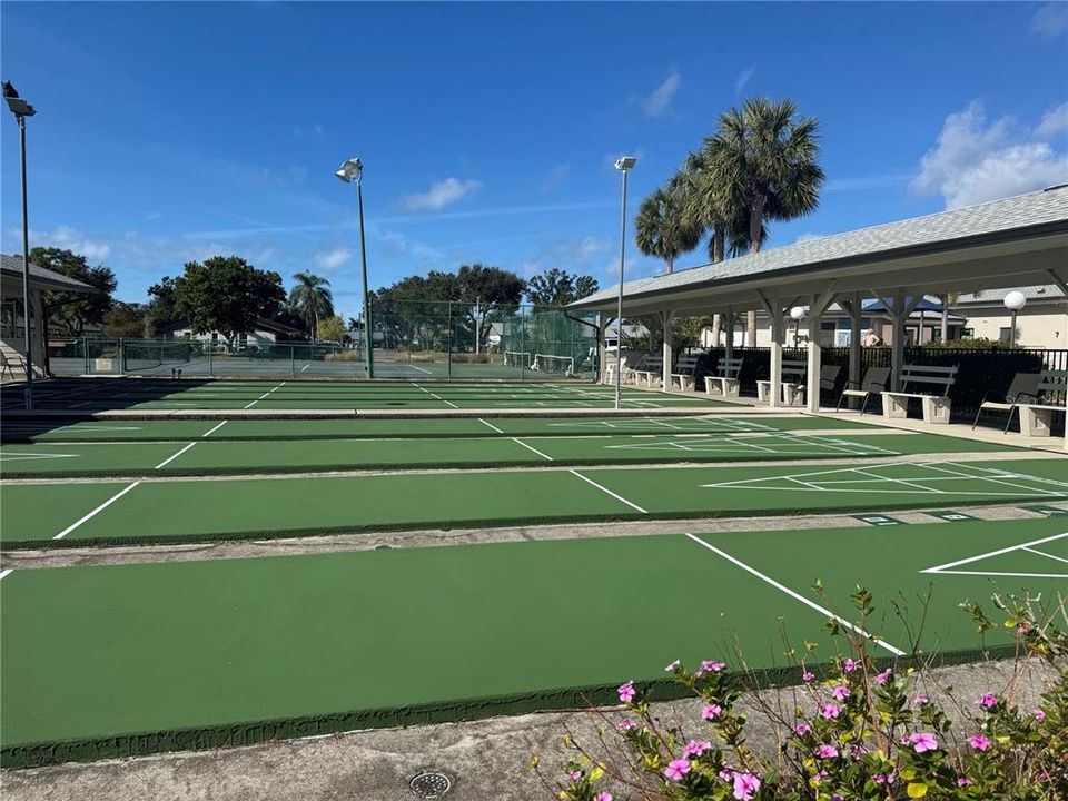 For Sale: $279,000 (2 beds, 2 baths, 1389 Square Feet)