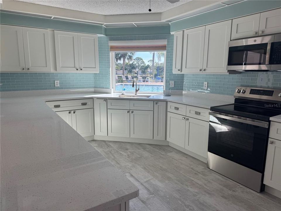 For Sale: $279,000 (2 beds, 2 baths, 1389 Square Feet)