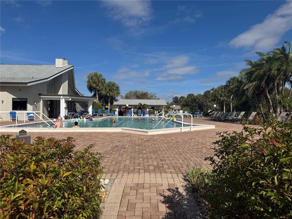 For Sale: $279,000 (2 beds, 2 baths, 1389 Square Feet)