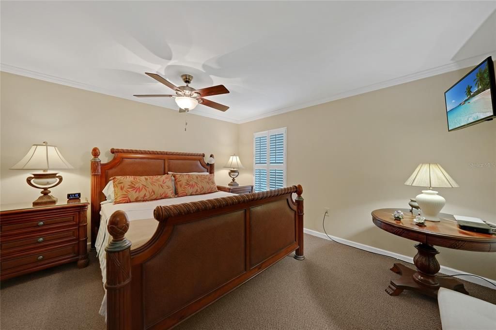 For Sale: $279,000 (2 beds, 2 baths, 1389 Square Feet)