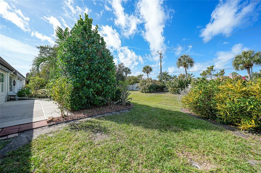 For Sale: $279,000 (2 beds, 2 baths, 1389 Square Feet)