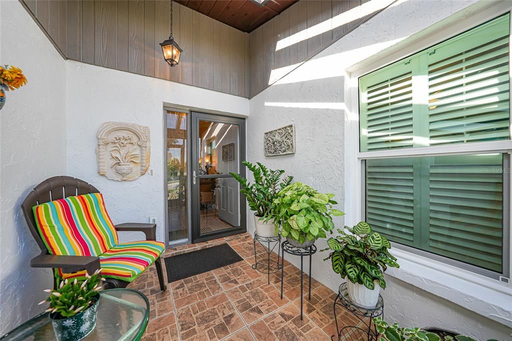 For Sale: $279,000 (2 beds, 2 baths, 1389 Square Feet)