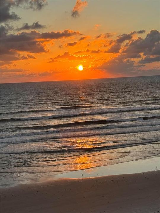 For Sale: $279,000 (2 beds, 2 baths, 1389 Square Feet)