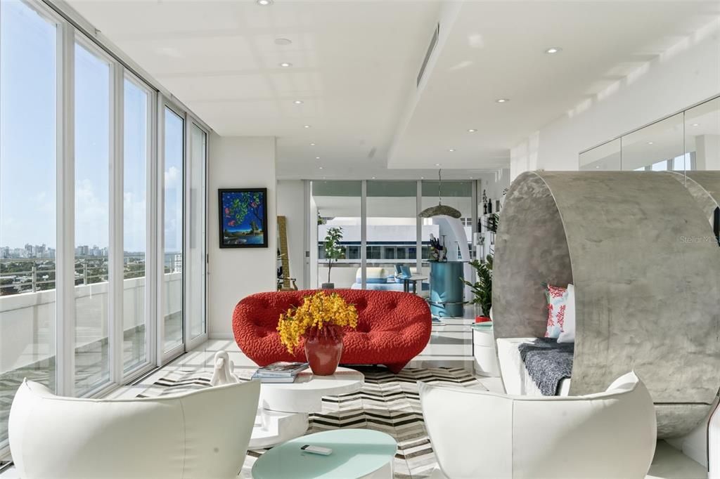 For Sale: $6,500,000 (5 beds, 5 baths, 7800 Square Feet)