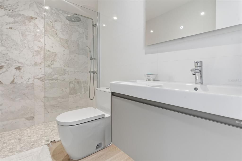 For Sale: $6,500,000 (5 beds, 5 baths, 7800 Square Feet)