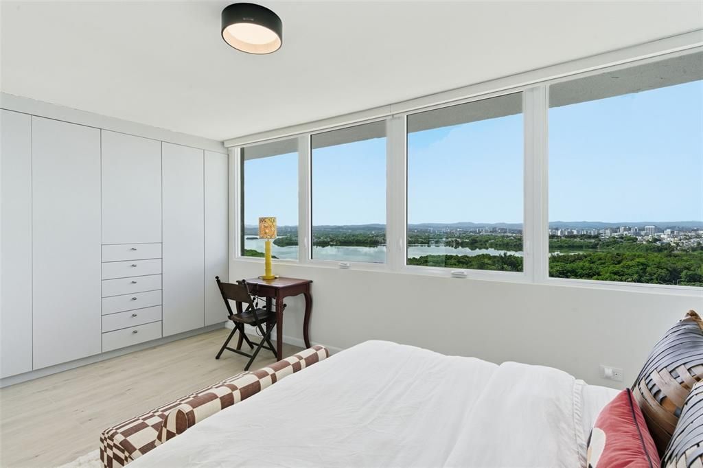 For Sale: $6,500,000 (5 beds, 5 baths, 7800 Square Feet)