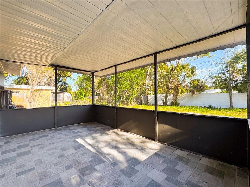 На продажу: $309,900 (3 спален, 1 ванн, 1058 Квадратных фут)