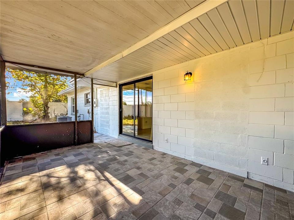 На продажу: $309,900 (3 спален, 1 ванн, 1058 Квадратных фут)