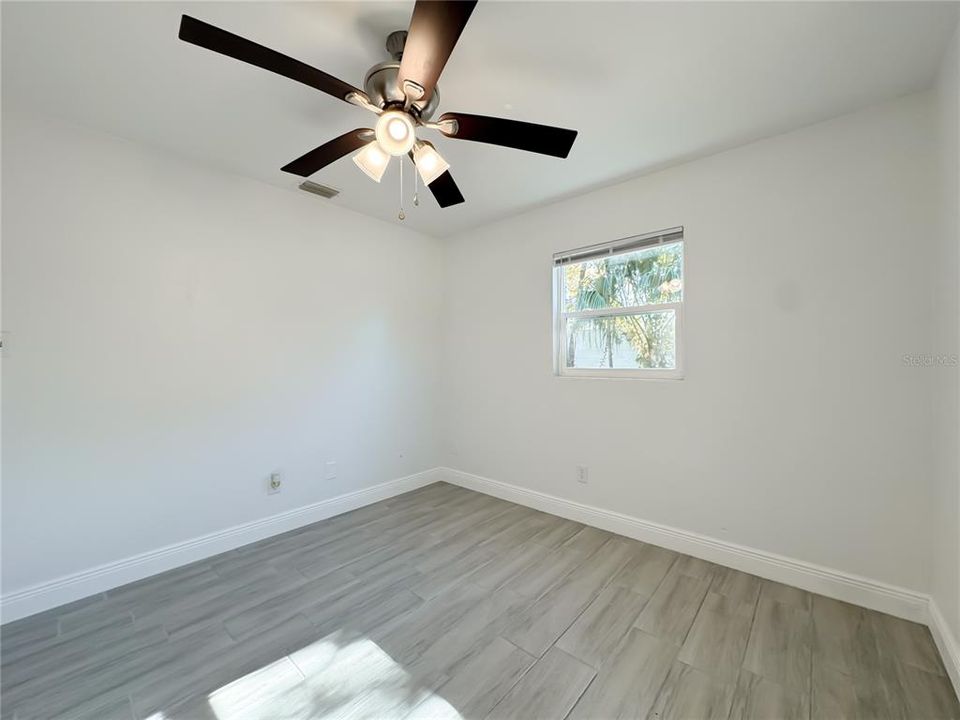 На продажу: $309,900 (3 спален, 1 ванн, 1058 Квадратных фут)