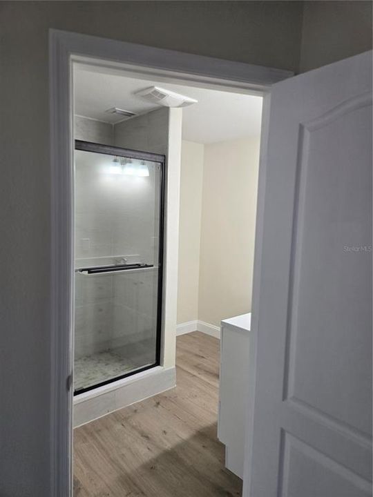 En Venta: $449,000 (4 camas, 2 baños, 1199 Pies cuadrados)