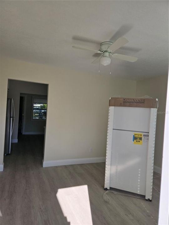 En Venta: $449,000 (4 camas, 2 baños, 1199 Pies cuadrados)