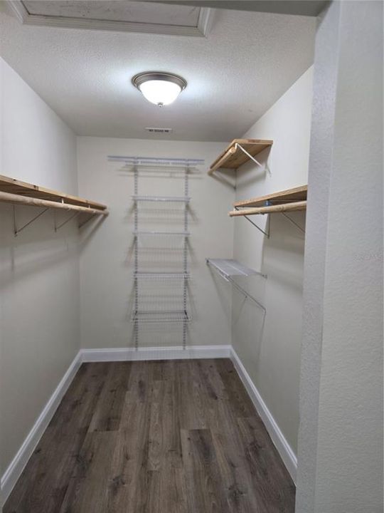 En Venta: $449,000 (4 camas, 2 baños, 1199 Pies cuadrados)