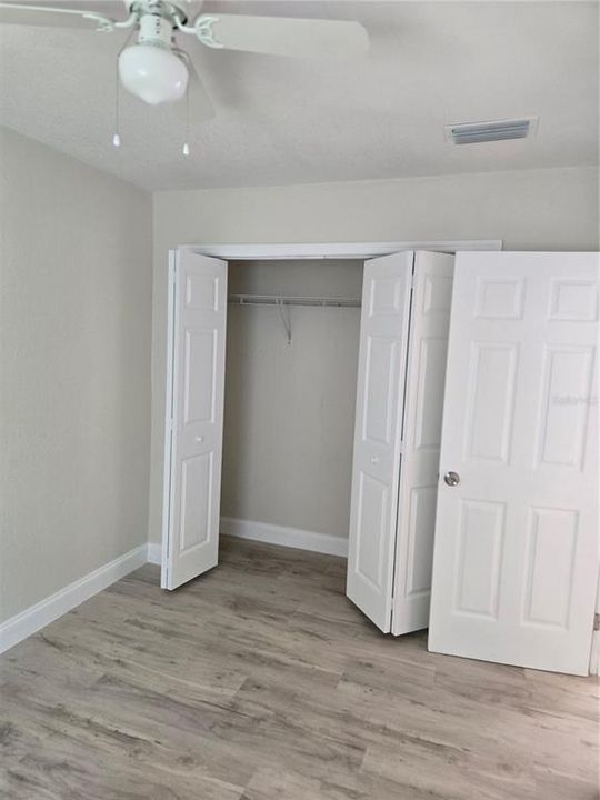 En Venta: $449,000 (4 camas, 2 baños, 1199 Pies cuadrados)