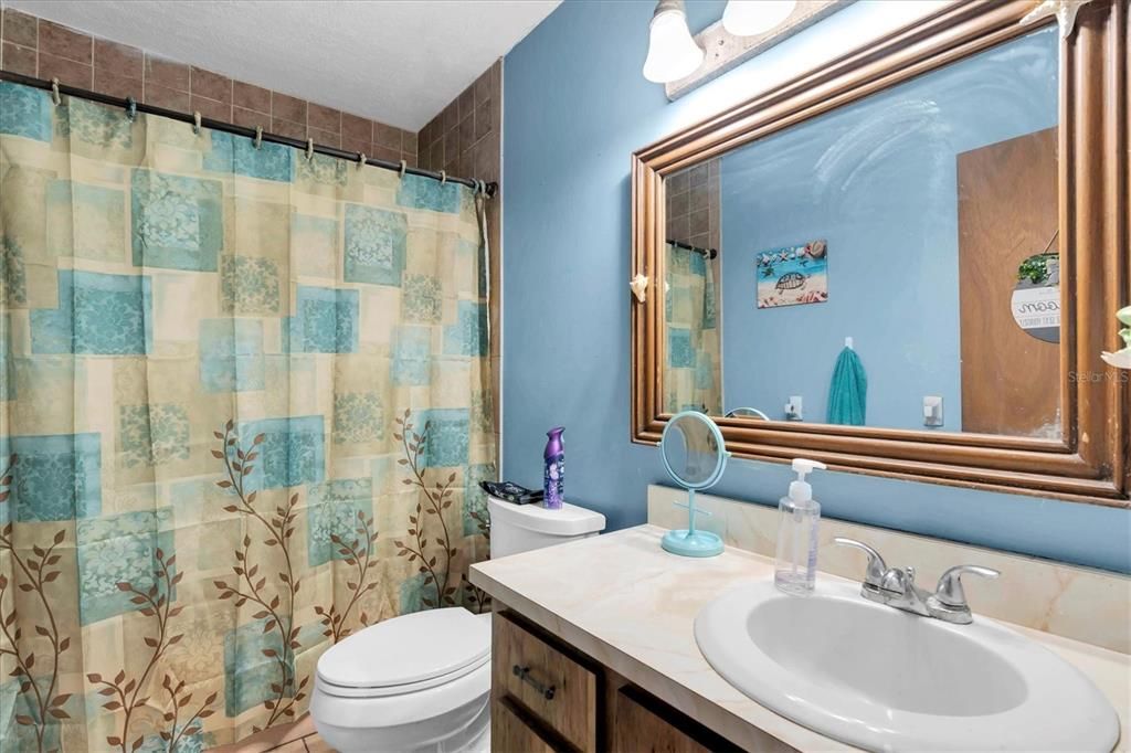 待售: $350,000 (3 贝兹, 2 浴室, 2266 平方英尺)