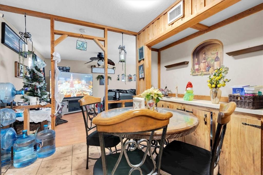 待售: $350,000 (3 贝兹, 2 浴室, 2266 平方英尺)