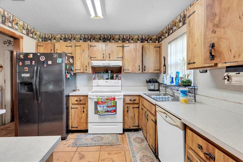 待售: $350,000 (3 贝兹, 2 浴室, 2266 平方英尺)