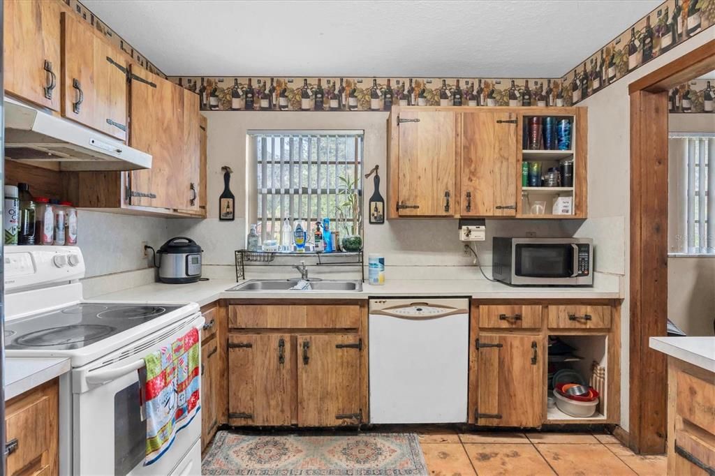 待售: $350,000 (3 贝兹, 2 浴室, 2266 平方英尺)