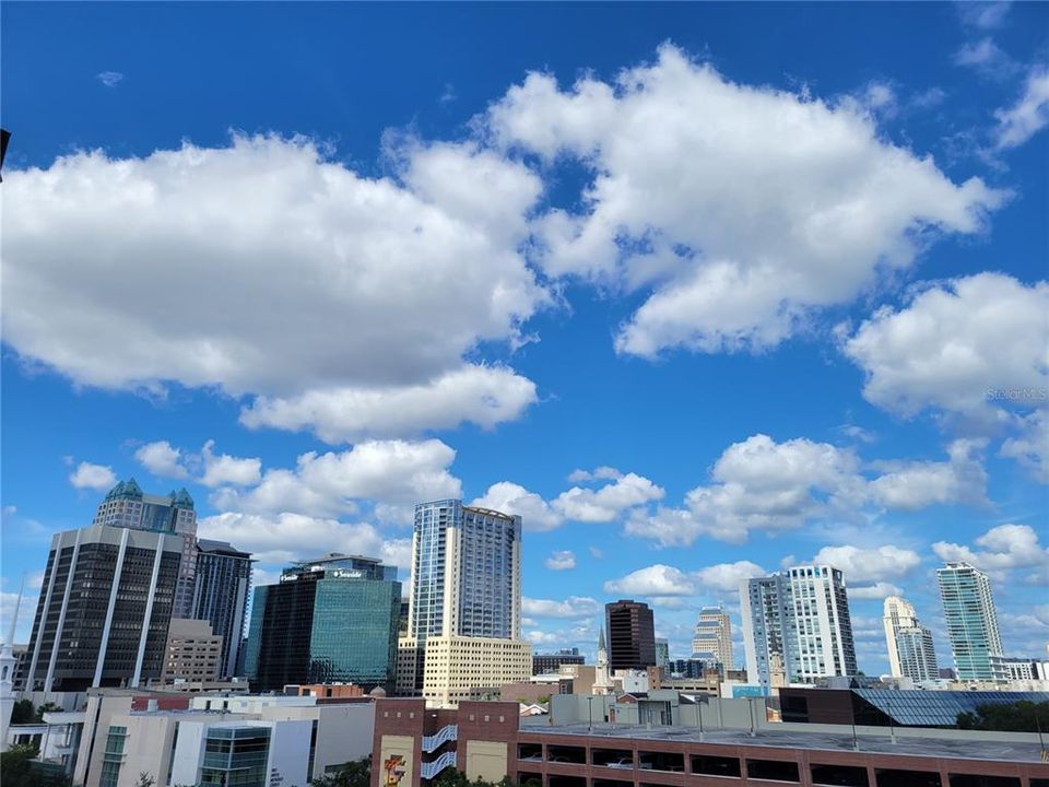 出租: $2,000 (2 贝兹, 2 浴室, 1115 平方英尺)