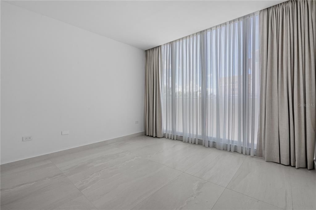 En Renta: $15,000 (3 camas, 3 baños, 2740 Pies cuadrados)